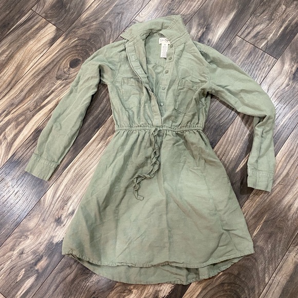 JESSICA SIMPSON || Long Sleeve Dress - Picture 1 of 2